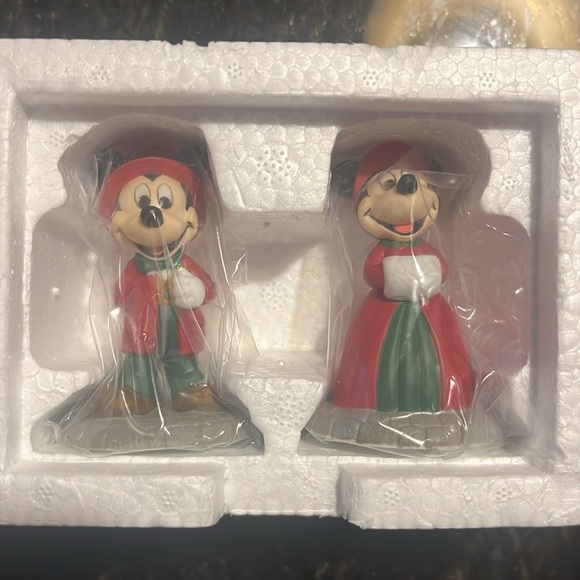 Department 56 Mickey & Minnie Mouse Christmas figurines - Picture 4 of 4